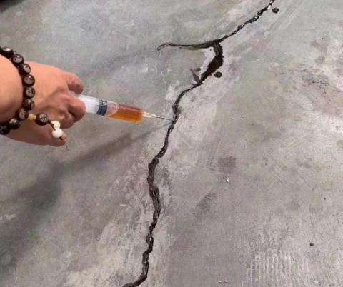 天台混凝土裂缝修补技术详解​