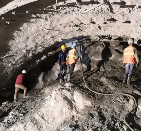 天台拱顶带模注浆料的施工流程及注意事项